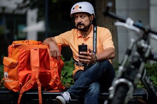 Afghan minister now bicycle courier in Germany