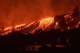 Mount Cumbre Vieja in Canary Island erupts