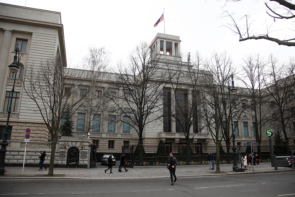 This file photo taken on March 26, 2018 shows the Russian flag flying at the Russian embassy in Berlin. A Russian diplomat was found dead in October outside the country's embassy in Berlin, it emerged on November 5, 2021. Agence-France Presse