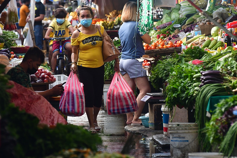 Philippine economy seen contracting again in Q1, return to positive growth in Q2 1