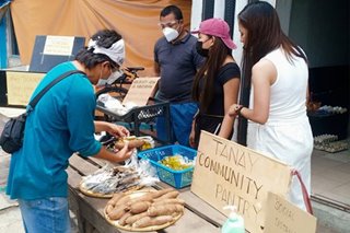 Senior citizens, displaced tricycle drivers flock to Tanay community pantry
