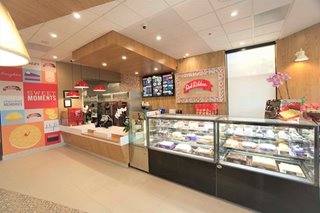 Jollibee opens first Red Ribbon store in Florida, US