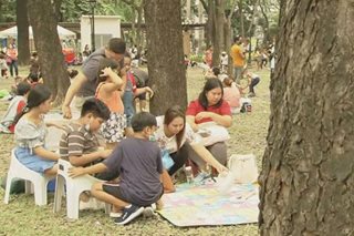 Mga hotel, pasyalan dinagsa sa Pasko habang Alert Level 2