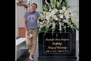 LOOK: Zsa Zsa Padilla finally gets to visit Dolphy's grave again