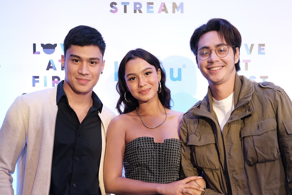 LOOK: 'Love at First Stream' holds blue-carpet screening after 6 MMFF  nominations – Filipino News