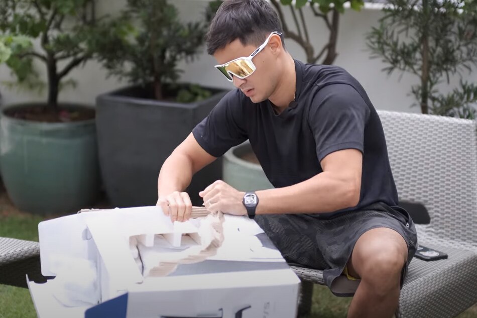 WATCH: Matteo Guidicelli Unboxes His PlayStation 5 | ABS-CBN News