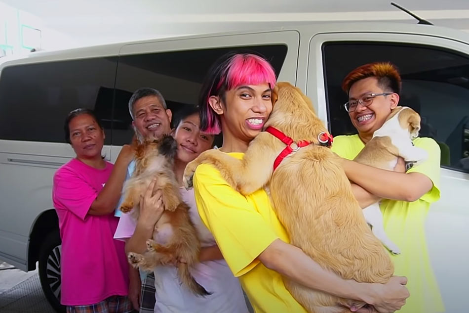 ‘May kotse na kayo!’ In touching vlog, Mimiyuuuh surprises parents with their first-ever car 1