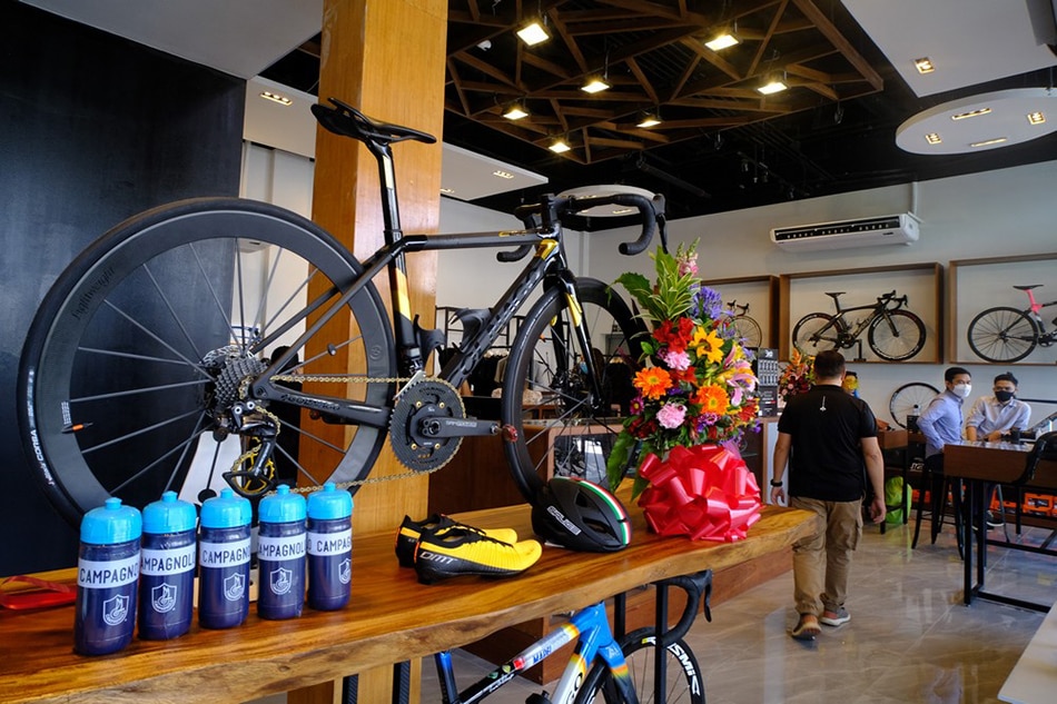 Coffee and cycling mix at this drool-worthy bikers&#39; hangout 1