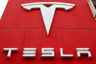 Tesla temporarily halts production at Model 3 line in California