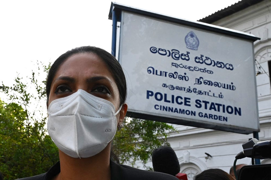 Sri Lanka&#39;s Mrs. World quits amid criminal charges 1