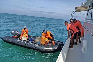 4 tripulante ng sumadsad na barko sa Surigao de Norte natagpuang patay; 7 nasagip