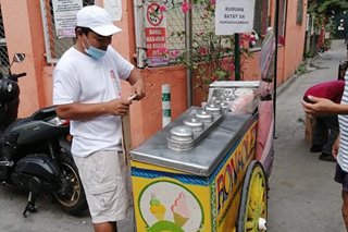 'Piliin gumawa ng mabuti': Ice cream vendor ipinamigay ang tinda sa Community Pantry