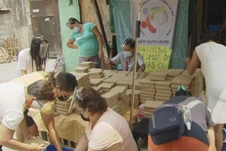 Pantawid ng Pag-ibig: Food packs hatid sa ilang senior, 4Ps beneficiary sa Caloocan