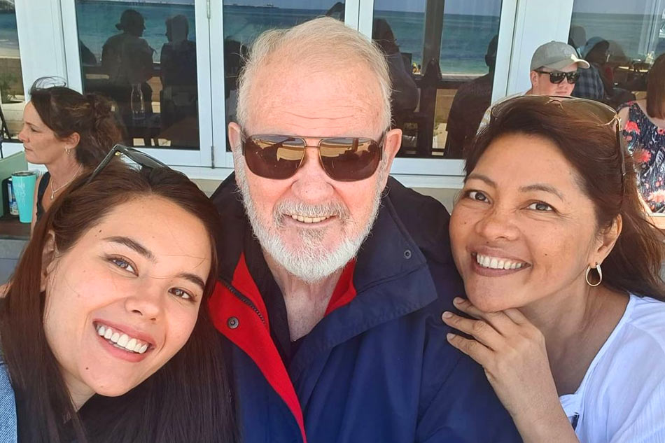 ‘Raw and real’: Catriona shares emotional farewell to parents in Australia 1
