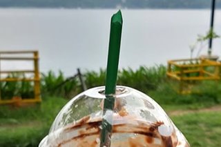 Edible straw sa coffee shop sa Laguna, ikinatuwa