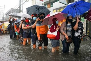 Ilang kalye sa Maynila, Quezon City muling binaha dahil sa malakas na ulan