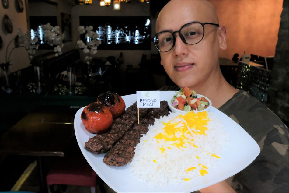  Kian Kazemi shows the Beyond Meat kebab. Jeeves de Veyra