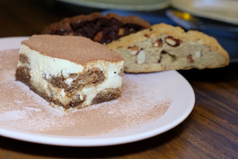 Tiramisu and Biscotti. Jeeves de Veyra