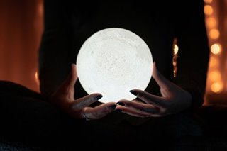 'Psychic' na bigong magtanggal ng 'sumpa', kinasuhan