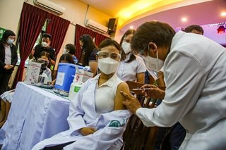 Students vaxxed vs COVID-19 in Pampanga