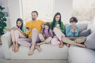 Do adults follow screen time rules set for their kids?