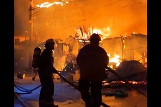 Fire razes 300 houses in Cebu City