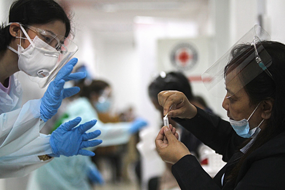 PH Red Cross begins COVID-19 saliva test in Manila