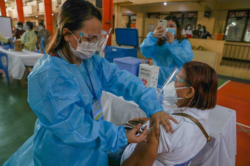 Palace says Philippines ready to start COVID-19 vaccinations next week 1