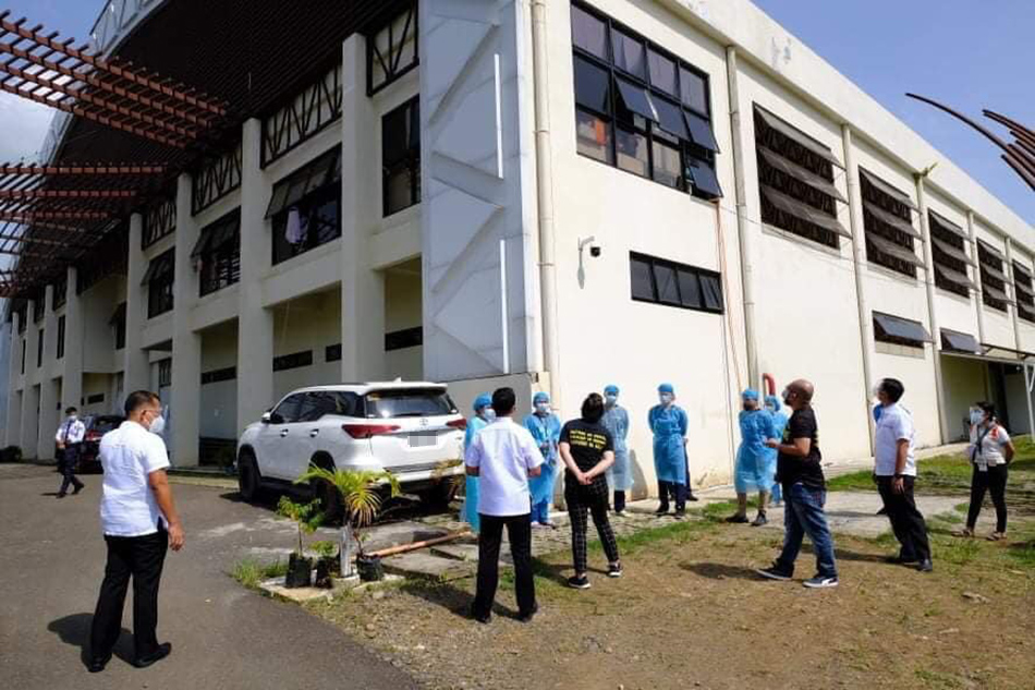 cracks-found-in-up-mindanao-building-after-magnitude-6-1-quake