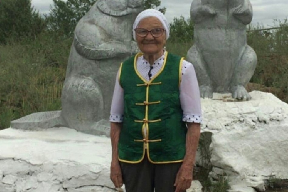 Russian grandma, 91, goes viral for traveling world on her own | ABS