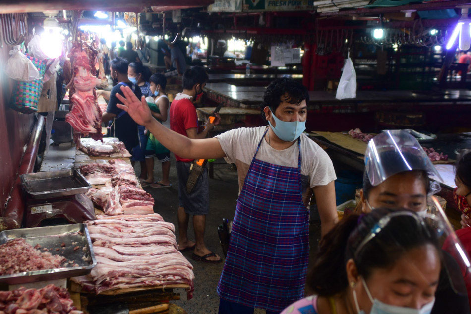 Ilang Tindero Ng Karneng Baboy Sa Commonwealth Market Dumidiskar