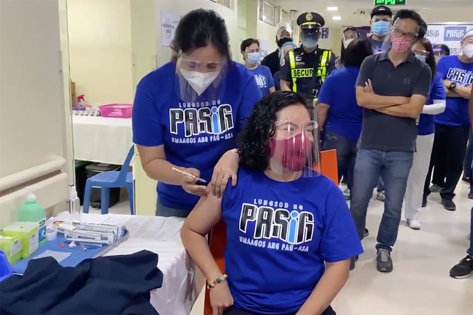 Pasig begins COVID-19 vaccination program; some health workers hesitant 1