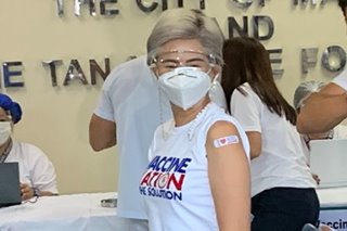 Bise alkalde ng Maynila, unang naturukan sa pag-arangkada ng COVID-19 vaccine drive