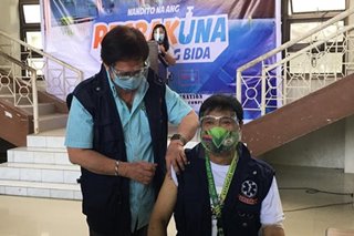 COVID-19 vaccination sinimulan na sa Batangas, Bulacan, Oriental Mindoro
