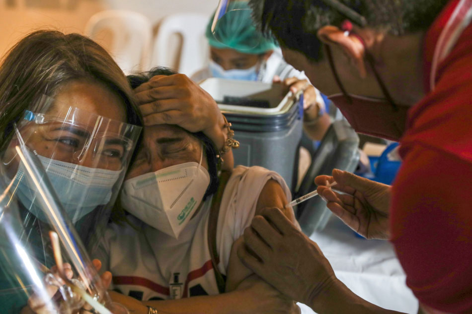 Philippines optimistic it can vaccinate most health workers, seniors vs COVID-19 by mid-year 1