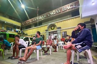 Curfew violators sa Baclaran, pinaawit ng ‘Lupang Hinirang’
