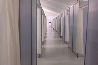 Quarantine facilities sa Metro Manila umaapaw na sa dami ng COVID-19 cases