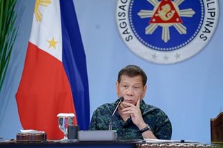 Duterte may banat sa mayor na may bikini photos