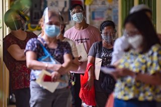Manila vaccinates people with comorbidities
