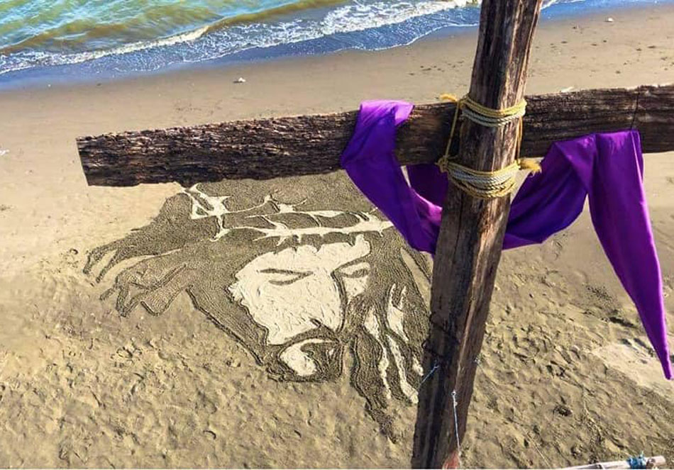 SEE Sand art of Jesus in Iloilo reminder of His sacrifice this Holy