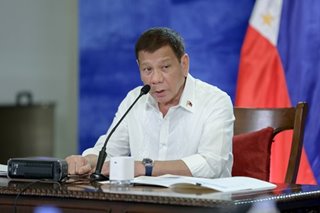 Duterte lauds ‘selfless’ COVID-19 frontliners, fallen soldiers