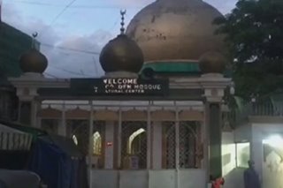 Mga nagdasal sa Manila Golden Mosque sa pagsisimula ng Ramadan, mas kaunti dahil sa MECQ