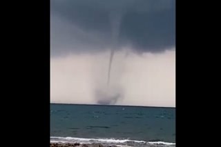 PANOORIN: Waterspout namataan sa Basilan