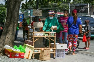 'Kailangan natin magtulungan': Gov't welcomes opening of community pantries