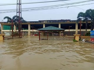 1 dead, thousands flee in PH due to Typhoon Bising
