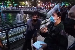Vlogger pinag-community service matapos lumangoy sa fountain sa CDO