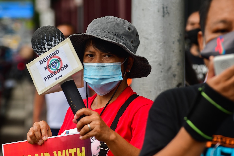 Philippines Drops 2 Notches In 2021 World Press Freedom Index ...