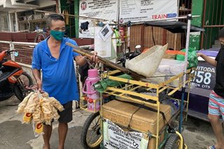 Balut vendor na nagbigay ng noodles sa community pantry, hinangaan