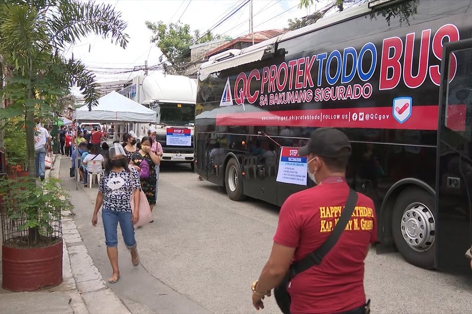 3 mobile vaccination clinic inilunsad sa Quezon City 1