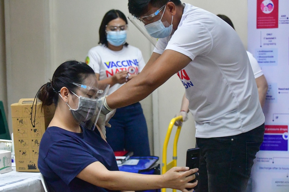 Sputnik V COVID-19 vaccine rolls out in Manila | ABS-CBN News